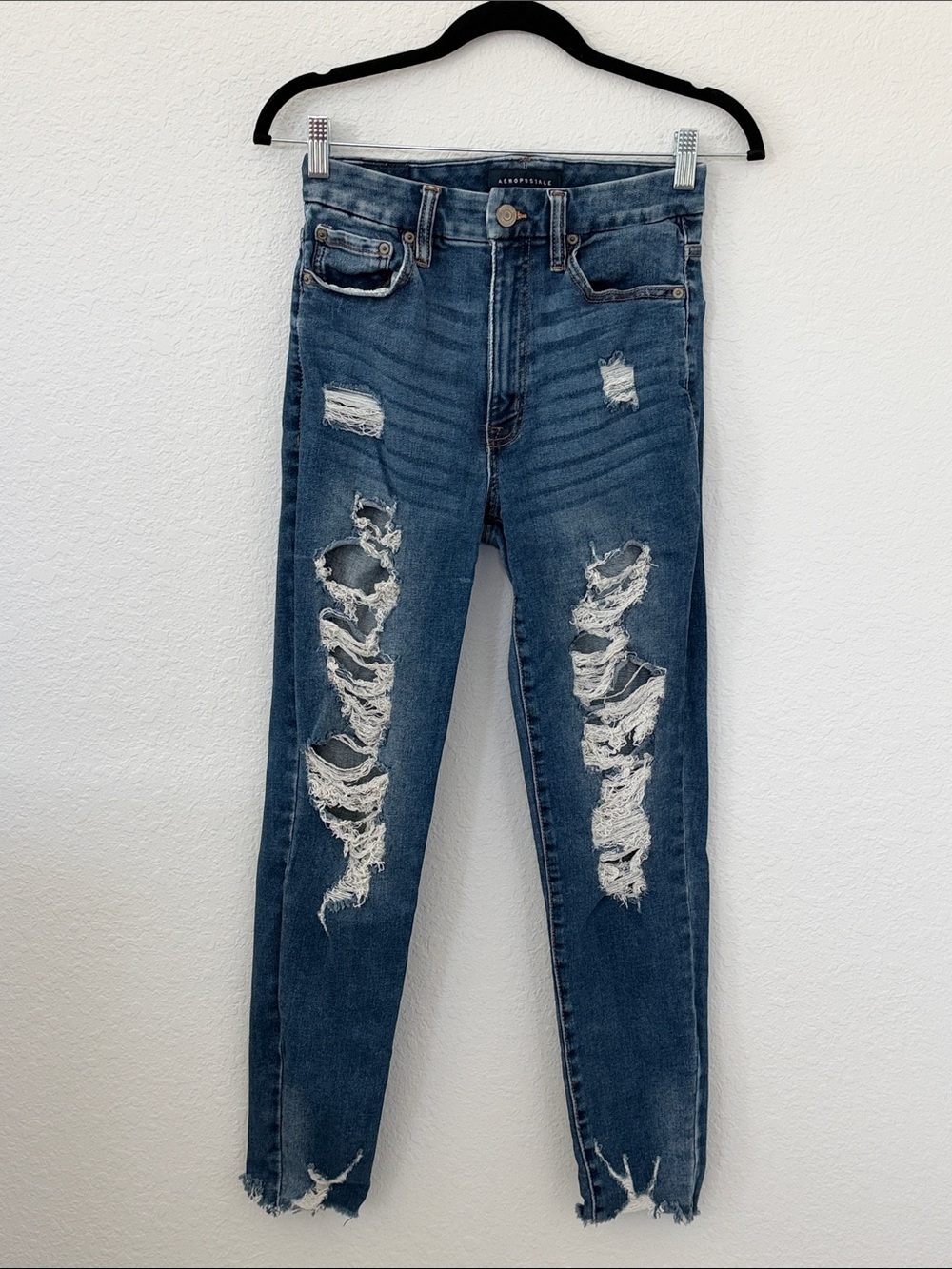 Aeropostale Women's Size 6 Distressed Ripped Skinny Jeans Raw Hem Stretch